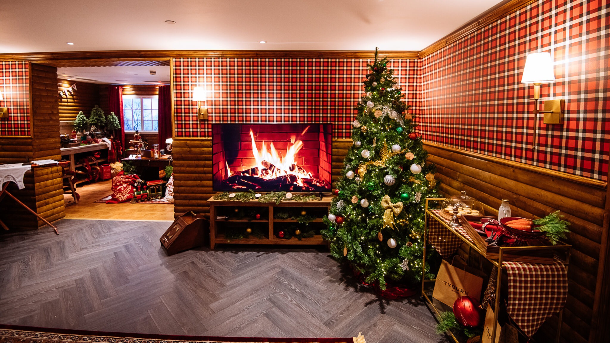 Hilton London Metropole: Santa's Grotto Immersive Festive Activation — Kudos AV event production, photo 3