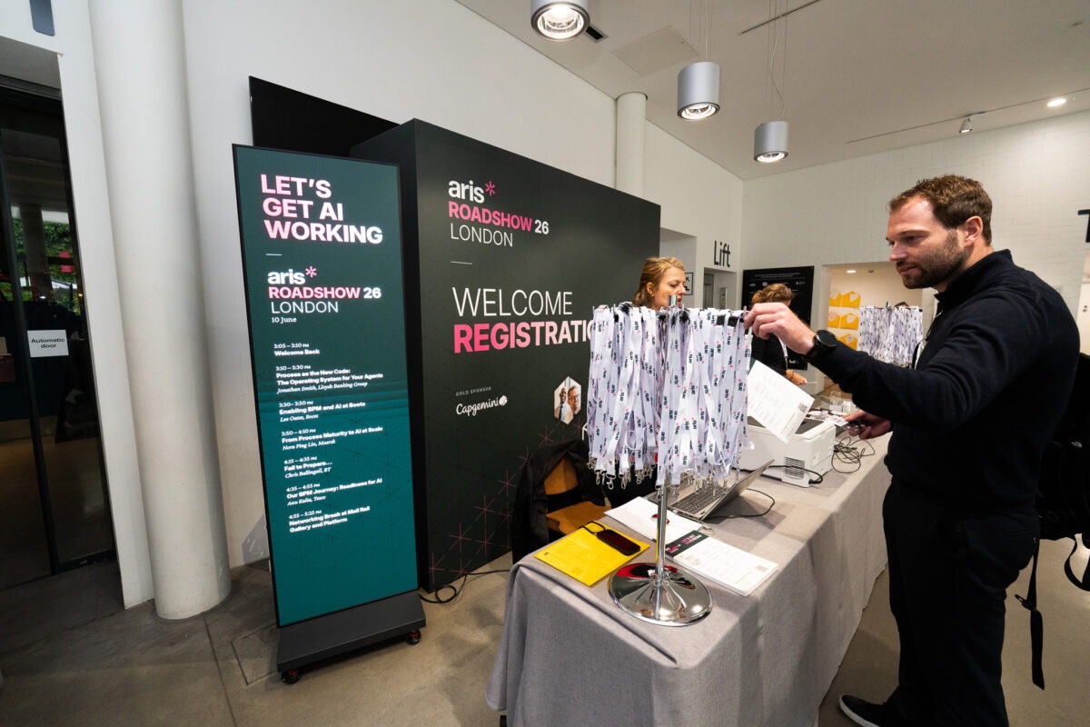 LANG Foldster modular LED screens in use at a Kudos AV corporate event